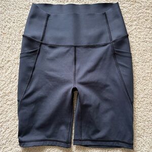 GapFit Women's Sculpt Revolution Black Bike Shorts Compression Waist Pockets